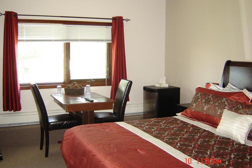 Midway Motel Radisson ห้อง รูปภาพ